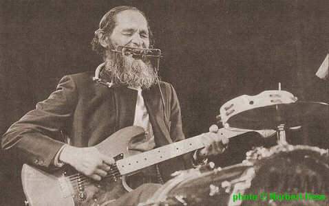B L I N D &nbsp; J O E &nbsp; H I L L; American Folk Blues Festival, DDR-Berlin, Metropol Theater, Oct. 27, 1985; photograper: Norbert Hess; source: Blues Forum 19 (1986), p. 24