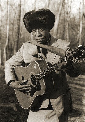 G U I T A R &nbsp; G A B R I E L; photo by Tim Duffy (source: http://www.musicmaker.org/photogallery/pages/19.03.gabriel_blackhat.htm