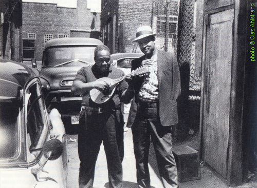 J O H N N Y   Y O U N G & Big John Wrencher, Chicago, 1966; source: Booklet accompanying Jefferson Records SABCD 12653/4 (Sweden 1999) 'I Blueskvarter, Chicago, 1964, Volume One', no pagination; photographer: Clas Ahlstrand