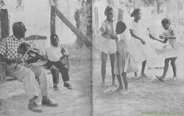 B U T C H   C A G E 'and a new Generation' in Zachary, Louisiana, 1960/61; source; Harry Oster: Living Country Blues.- Detroit (Folklore Associates) 1969, p. 104-105; photographer: Harry Oster; click to enlarge!