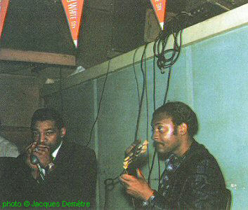 Little Walter & P A T   H A R E at Smitty's Corner, Chicago, 1959; source: ; photographer: Jacques Demêtre