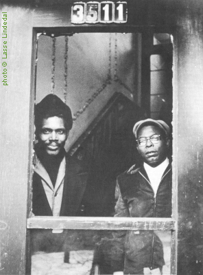 Walter Horton & Floyd Jones, Chicago, 1970; source: Blues Unlimited # 146 (Autumn/Winter 1984), p. 33; photographer: Lasse Lindedal