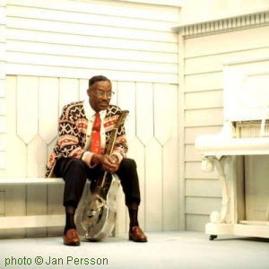 Son House, October 11, 1967 in Copenhagen, Denmark, TV Studio; photographer: Jan Persson; click to enlarge!