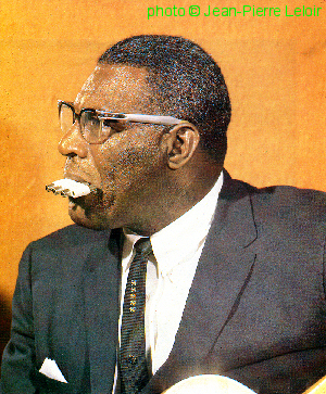 Howlin' Wolf nibbling on a pitch pipe; source: Les Génies du Blues, Volume 5.- Paris (Editions Atlas) 1993, p. 512; photographer: Jean-Pierre Leloir; click to enlarge!