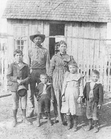 P R I N C E   A L B E R T   H U N T as a child with his family: l to r, back: Wesley, Arch(ibald) and Emma; front: Albert, Geneva, and Corbin