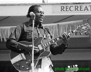 B O B O   J E N K I N S in concert, 1975; photographer: Leni Sinclair