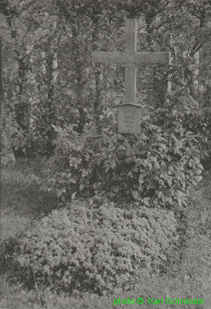 Curtis Jones' (erstwhile) grave (social grave no. 97/3/184) at the Perlacher Forst cemetery in Munich, Germany, October 1976; the grave has been sold in 1979 because no one had paid for its upkeep; source of photo: Living Blues #44 (Autumn 1977), p. 38; photographer: Karl Schneider