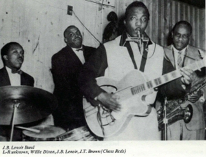 [not Al Galvin!] Odie Payne dr; Willie Dixon, b; J.B. Lenoir, voc, g; J.T. Brown, ts at Tay May Club, Chicago, IL; photographer: 'GLADYS'