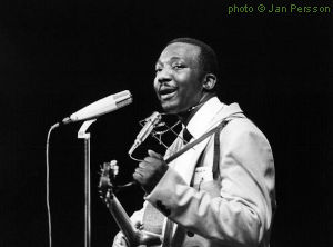 J.B. Lenoir, Kopenhagen, Denmark, October 8, 1965; source: http://www.gettyimages.dk/photos/j.b.-lenoir; photographer: Jan Persson