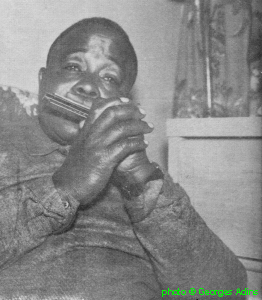 H A M M I E   N I X O N; source: Front cover of Rhythm & Blues Panorama #23 (2-1963); photographer: Georges Adins