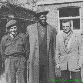 Andre van Meenen (a childhood friend of Georges Adins), Big Bill Broonzy & Georges Adins, mid 1950s; source: Jean-Claude Arnaudon: Dictionnaire du Blues.- Paris, France (Filipacci) 1977, p. 53; photographer: 'Georges Adins'; click to enlarge!
