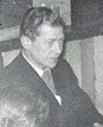 Doug Dobell at The Roundhouse in Soho, 1957; source: http://www.charliegillett.com/bb/viewtopic.php?f=1&t=11122&start=15 (posted 2009 by Ian A. Anderson as 'from Eric Winter's archive') [cropped from the original photo by Stefan Wirz]; click to enlarge!