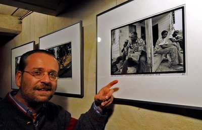 Axel Küstner at an exhibition of his photographs in Aschersleben, Germany, October 2008; source: http://www.mz-web.de/servlet/ContentServer?pagename=ksta/page&atype=ksArtikel&aid=1222437584643; click to enlarge!