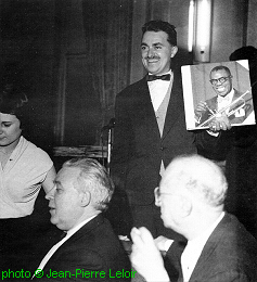 Jacques Morgantini (standing), Hugues Panassié (seated left) and Mezz Mezzrow; source: Les Génies du Blues, Volume 5.- Paris (Editions Atlas) 1993, p. 115; photographer: Jean-Pierre Leloir; click to enlarge!