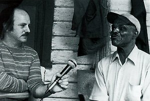 Art Rosenbaum recording Ronister Johnson, Sapelo Island, 1976; click to enlarge!