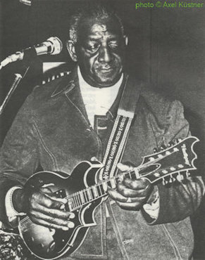 Y A N K   R A C H E L L; in Hamburg, Germany, February 1978; source: Blues Forum Nr. 11 (1983), p. 8; photographer: Axel Küstner