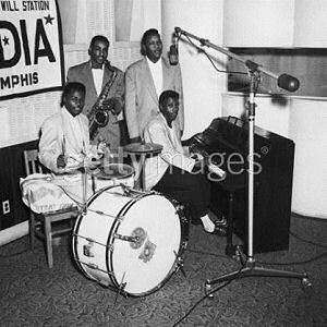 circa 1951: Portrait of the American jazz band The Beale Streeters posing with their instruments in the radio studios of WDIA, Memphis, Tennessee. (l to r): Earl Forest (dr), Adolph Billy Duncan (ts), Bobby Blue Bland and Johnny Ace ℗. (Photo by Frank Driggs Collection/Getty Images); click to enlarge!