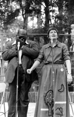 D A N   S M I T H  of White Plains, NY & Miss. Barbara Muller of Lake Mary performing at the 1975 Florida Folk Festival in White Springs, Florida; source: Internet; photographer's name not given