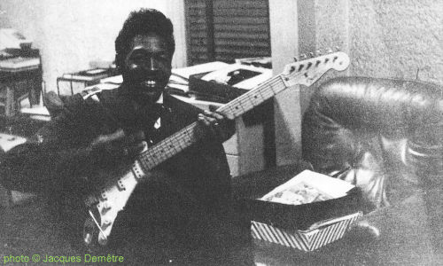 Lafayette Thomas in the Harlem neighborhood of Manhattan, New York City, September 1959; source: Jacques Demêtre & Marcel Chauvard: Voyage au Pays du Blues.- Levallois-Perret (CLARB-Soul Bag) 1994, p. 45; photographer: Jacques Demêtre